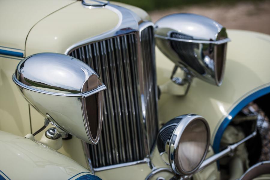 Детали экстерьера Cord L-29 Convertible 1930 года  (фото 20 из 47)